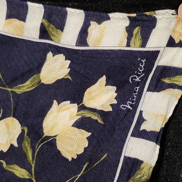 Nina Ricci Handkerchief Authentic - Picture 1 of 8